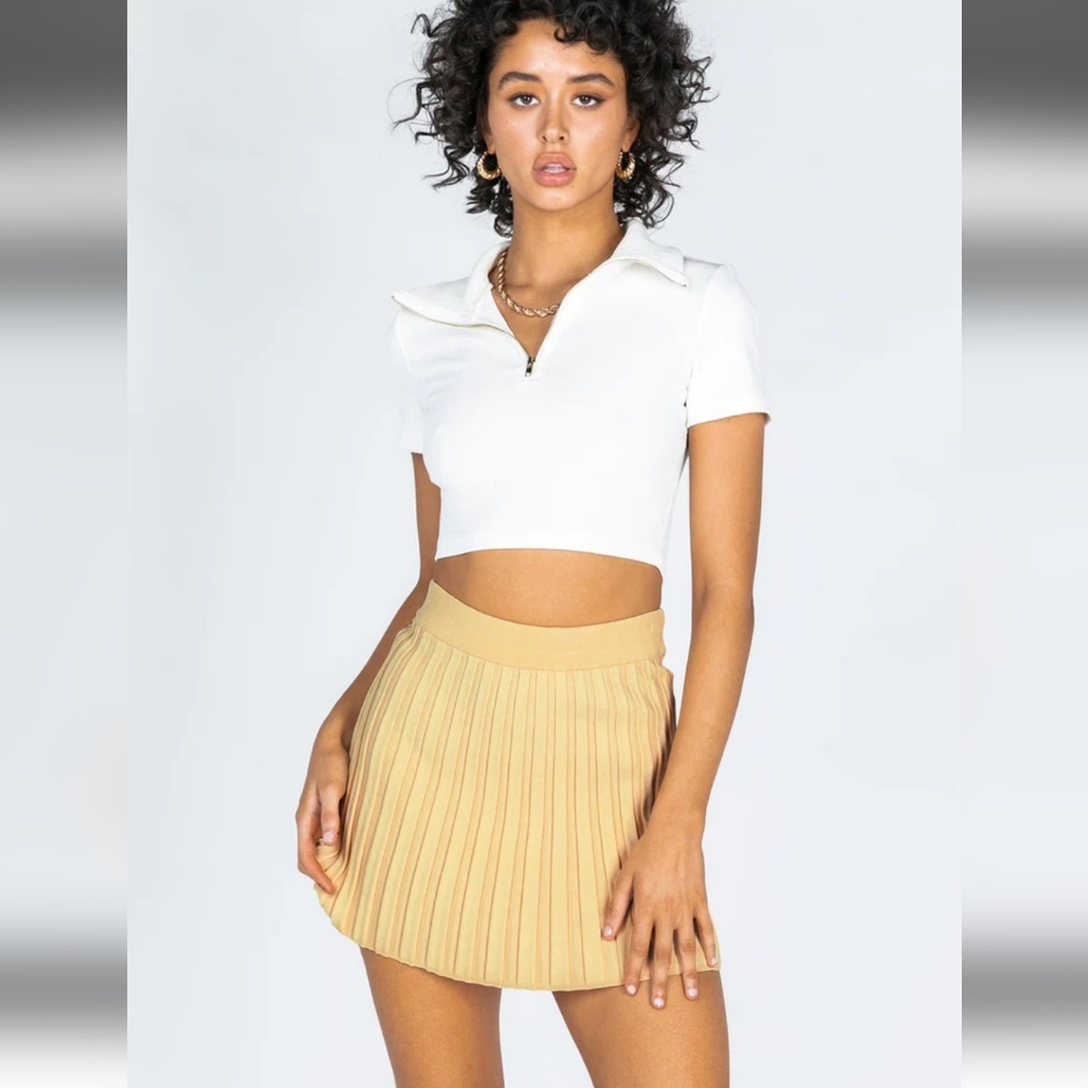 NWT Princess Polly Charlene Mini Skirt Beige, Size 6